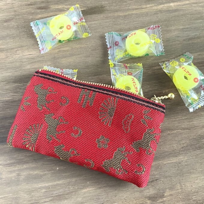 【おめでた柄】畳縁 ぺたんこ ミニポーチ カードケース 小銭入れ 数珠入れ 馬 アハルテケ 赤 金 縁起物 エ霞 松竹梅