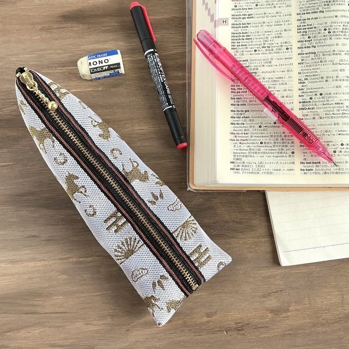 【おめでた柄】畳縁 ぺたんこ ミニポーチ カードケース 小銭入れ 数珠入れ 馬 アハルテケ 白 金 縁起物 エ霞 松竹梅