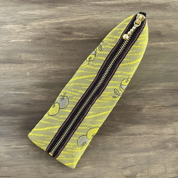 【皮むき りんご】畳縁 テトラ型 ペンケース リンゴ 安曇野 信州 黄色