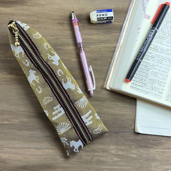 【金のおめでた柄】畳縁 ぺたんこ ミニポーチ カードケース 小銭入れ 数珠入れ 白馬 ゴールド 縁起物 エ霞 松竹梅