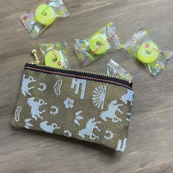 【金のおめでた柄】畳縁 ぺたんこ ミニポーチ カードケース 小銭入れ 数珠入れ 白馬 ゴールド 縁起物 エ霞 松竹梅