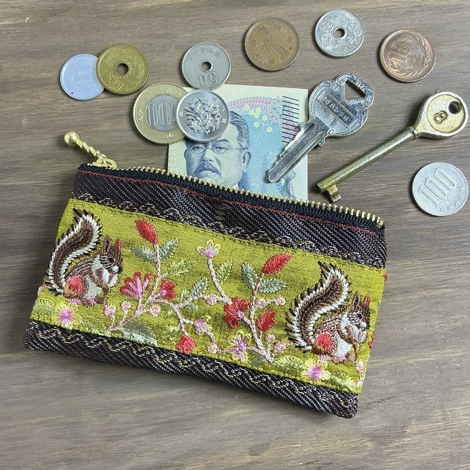 【りす】畳縁&刺繍リボン ぺたんこ ミニポーチ 小銭入れ カードケース 可愛い リス