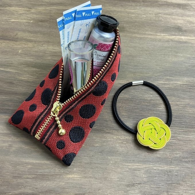 【草間弥生風？】 畳縁　テトラ型　ミニポーチ　小銭入れ　水玉　ドット