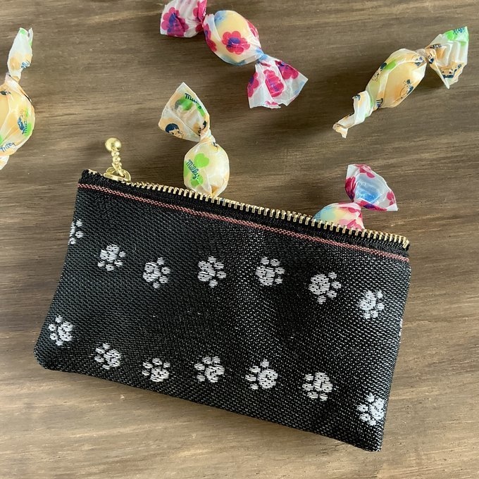 【足あと】畳縁 ぺたんこ ミニポーチ カードケース 小銭入れ 肉球 白 黒 犬 猫