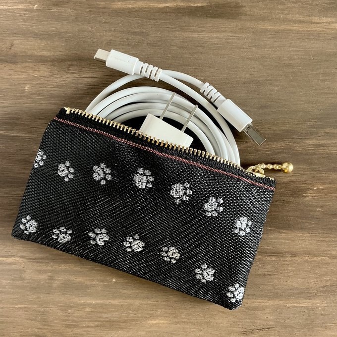 【足あと】畳縁 ぺたんこ ミニポーチ カードケース 小銭入れ 肉球 白 黒 犬 猫