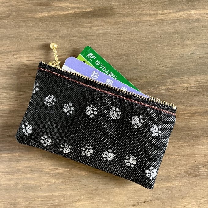 【足あと】畳縁 ぺたんこ ミニポーチ カードケース 小銭入れ 肉球 白 黒 犬 猫