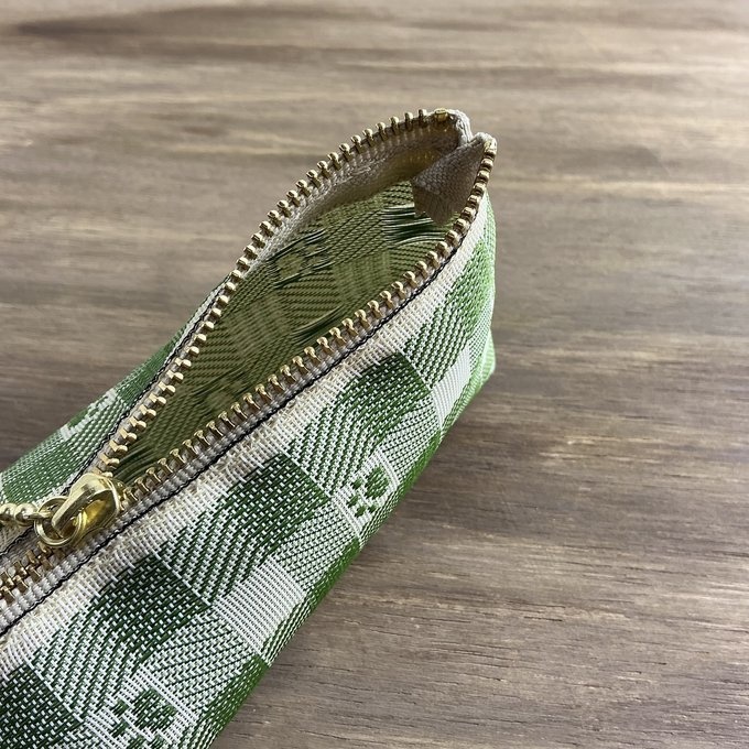 【肉球&ギンガム】畳縁 テトラ型 ペンケース 和風 茶色 ベージュ 足あと 犬 猫