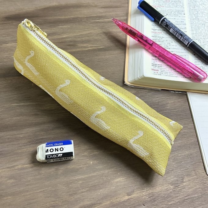 【スワン】畳縁　テトラ型　ペンケース　白鳥　バレエ　ゴールド