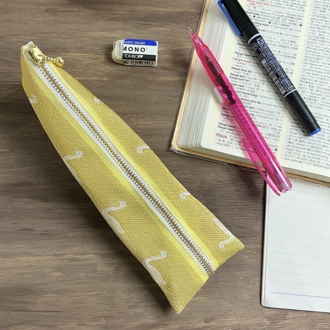 【スワン】畳縁 テトラ型 ペンケース 白鳥 バレエ ゴールド