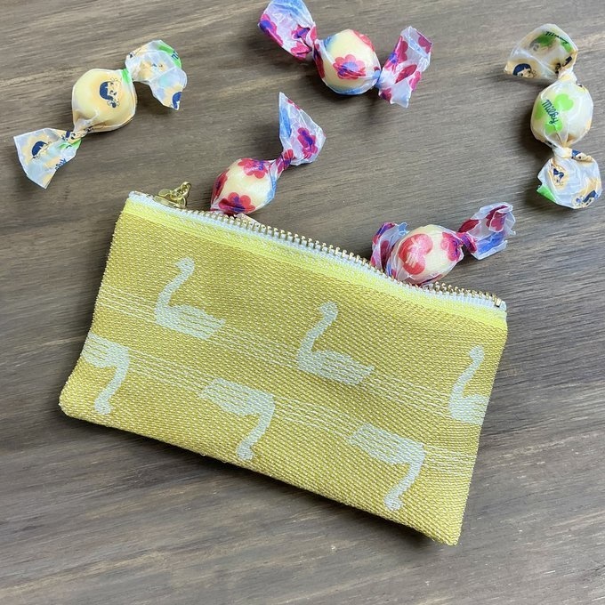 【スワン】畳縁 ぺたんこ ミニポーチ 小銭入れ カードケース 白鳥 バレエ ゴールド