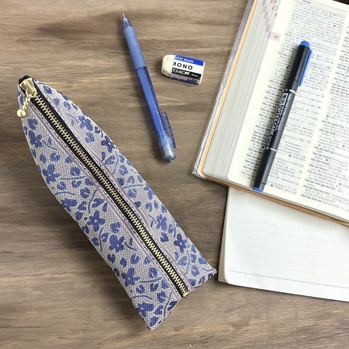 【すみれ】畳縁 テトラ型 ペンケース 菫 小花 青紫 バイオレット ブルー