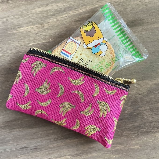 【バナナ】畳縁 ぺたんこ ミニポーチ 小銭入れ カードケース ピンク 金色 フルーツ フクシア