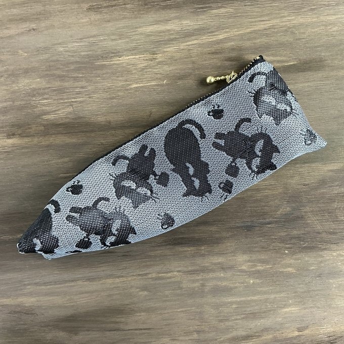 【おちゃめ猫】畳縁 テトラ型 ペンケース グレー 黒猫