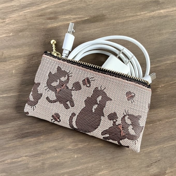 【おちゃめ猫】畳縁 ぺたんこ ミニポーチ カードケース 小銭入れ ベージュ ブラウン シルエット