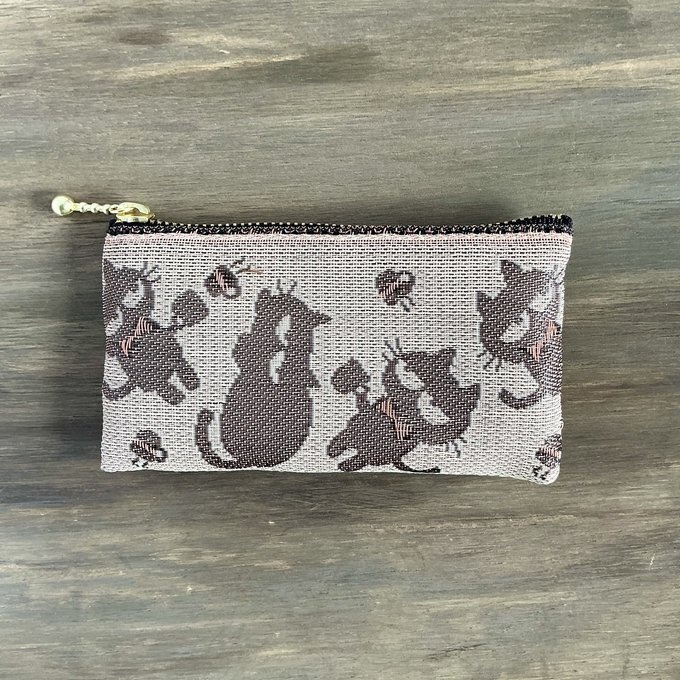【おちゃめ猫】畳縁 ぺたんこ ミニポーチ カードケース 小銭入れ ベージュ ブラウン シルエット