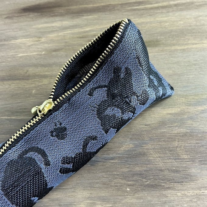 【おちゃめ猫】畳縁 テトラ型 ペンケース 黒 黒猫
