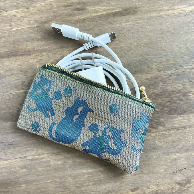 【おちゃめ猫】畳縁 ぺたんこ ミニポーチ カードケース 小銭入れ 玉虫色 シルエット