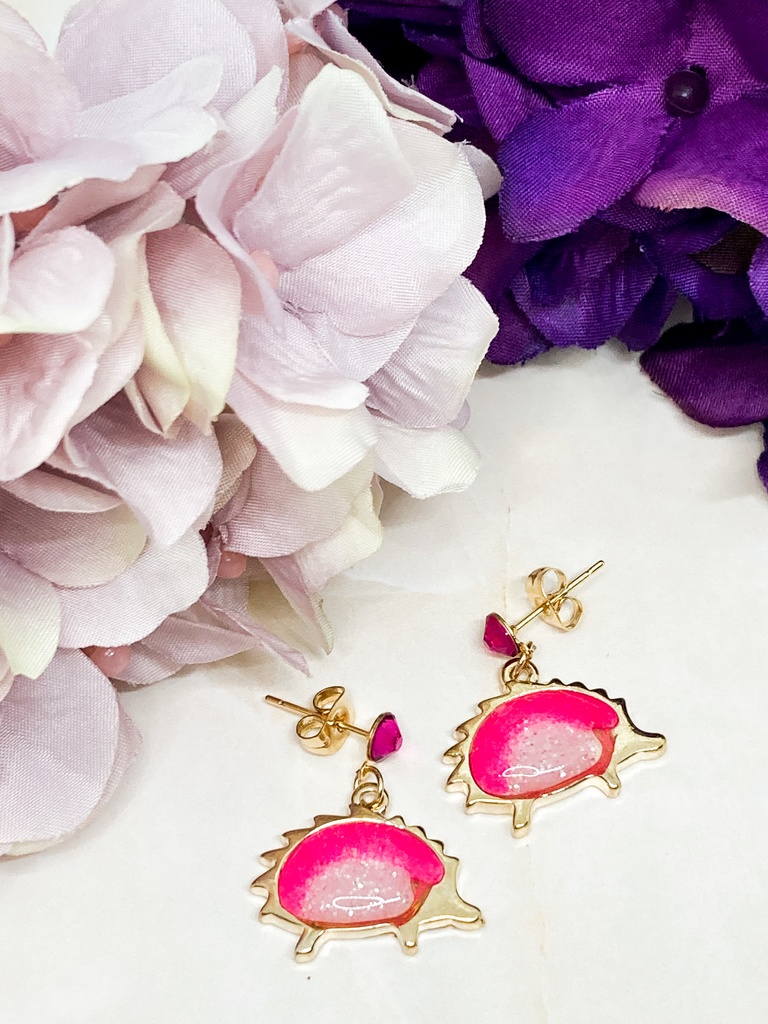 不思議の国のアリス風♥️ピンクハリネズミお茶会 不思議の国のアリス風♥️ピンクハリネズミお茶会