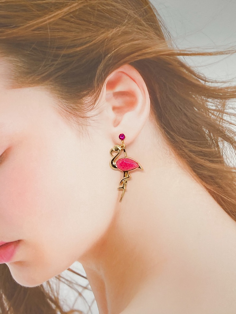 フラミンゴのレジンクロッケーピアス(ピンク)【受注生産】