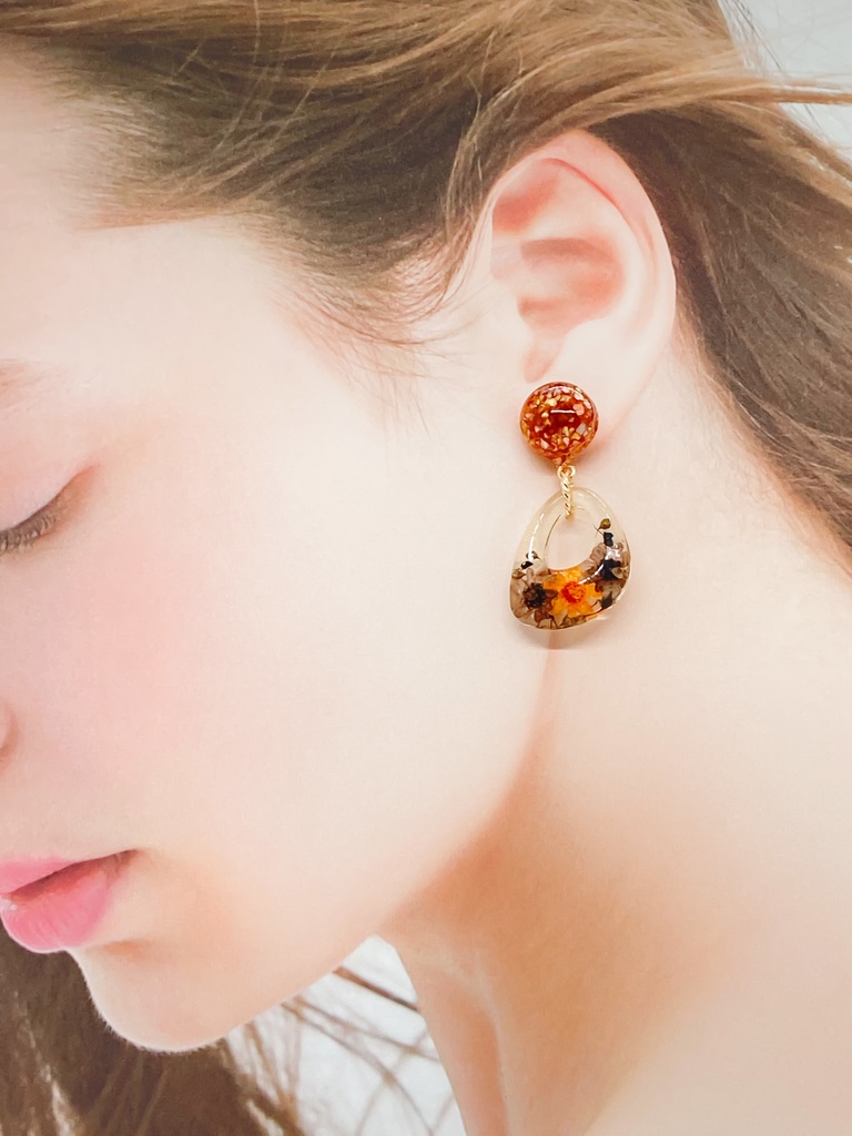 ツイステ イメージ ハーバリウム風レジンピアス〜サバンナの王国〜【受注生産】