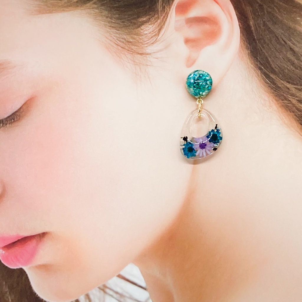 ツイステ イメージ ハーバリウム風レジンピアス〜深海〜【受注生産】