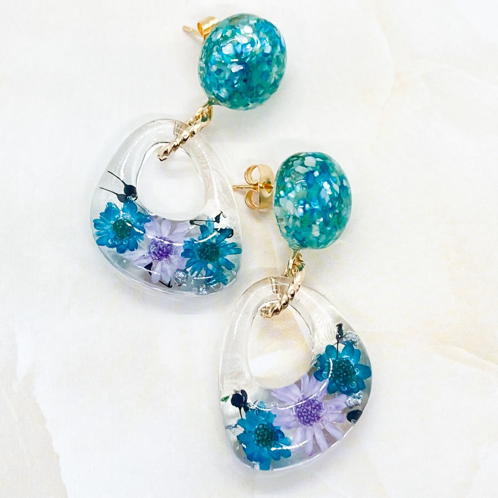 ツイステ イメージ ハーバリウム風レジンピアス〜深海〜【受注生産】