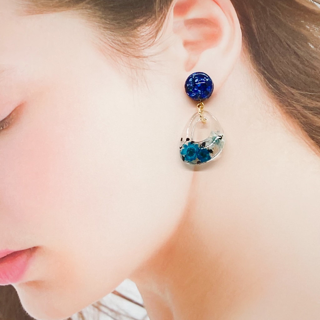 ツイステ イメージ ハーバリウム風レジンピアス〜冥界〜【受注生産】