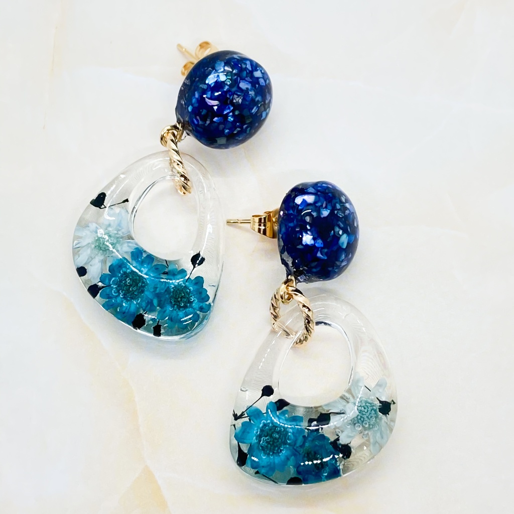 ツイステ イメージ ハーバリウム風レジンピアス〜冥界〜【受注生産】