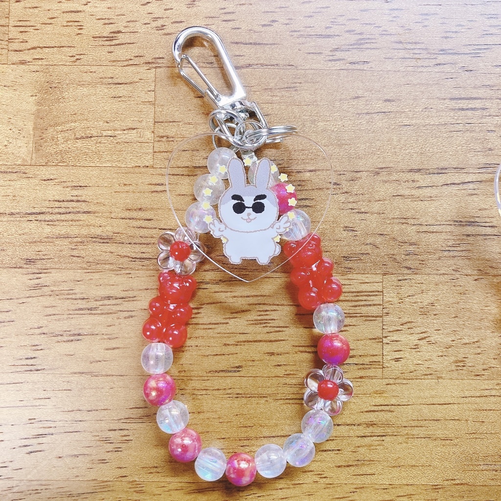［🐻赤］ヒソーチョうさぎアクキー