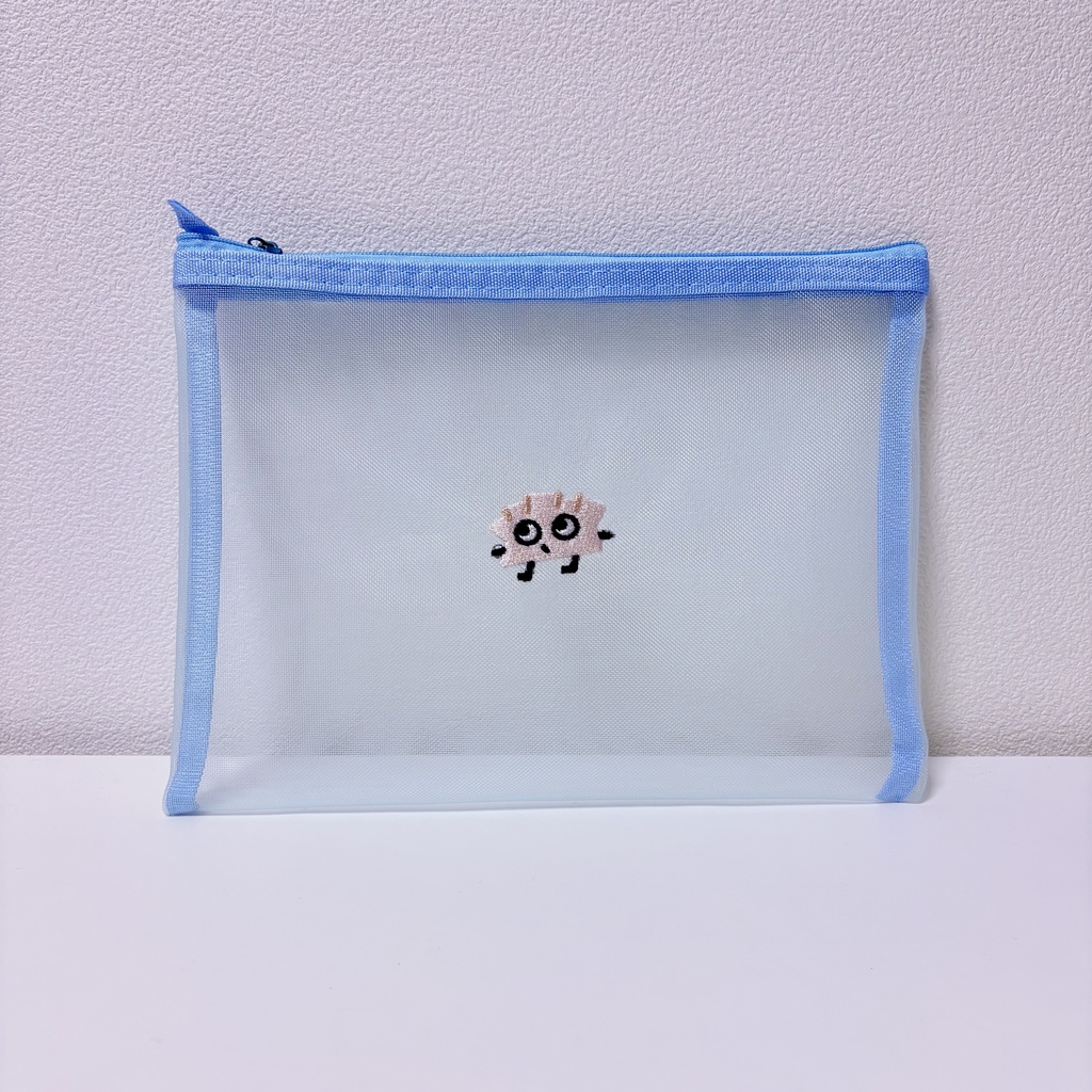 餃子刺繍ポーチ（ペールブルー）