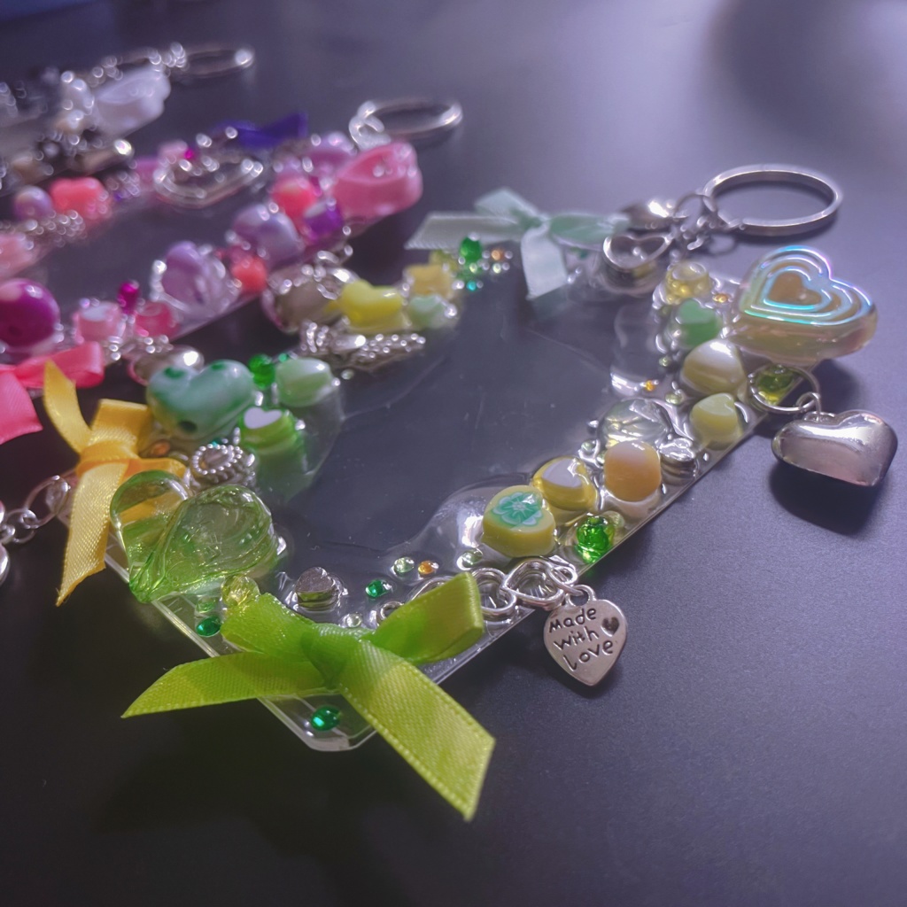 ハートまみれトレカケースキーホルダー