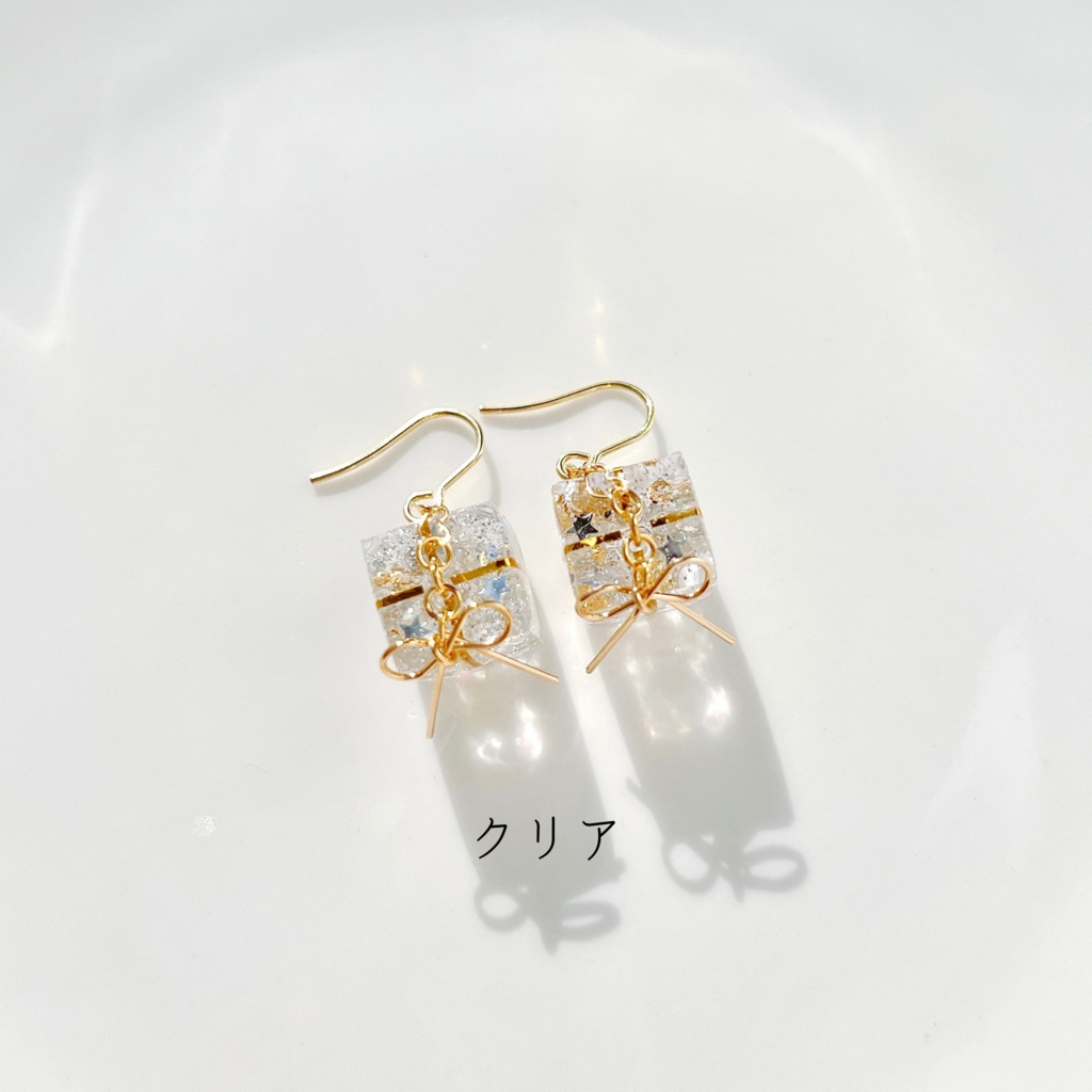 ちいさなプレゼントピアス