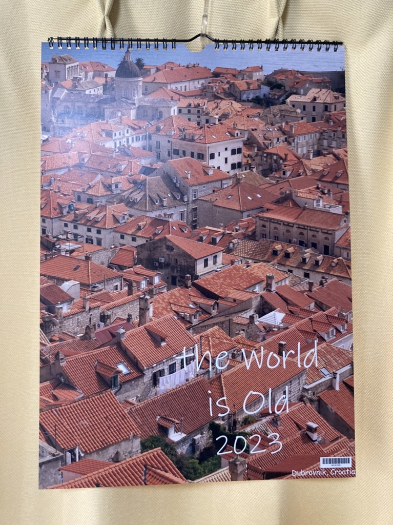 【終売】壁掛けカレンダー2023「世界の旧市街」（復刻版）