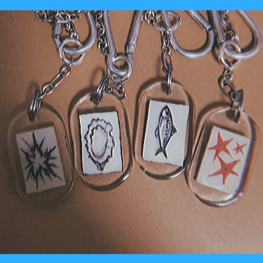 シルバーレジンネックレス