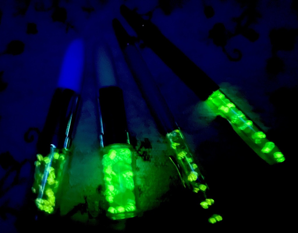 蘆屋道満イメージ天然石+蓄光ビーズボールペン(A)