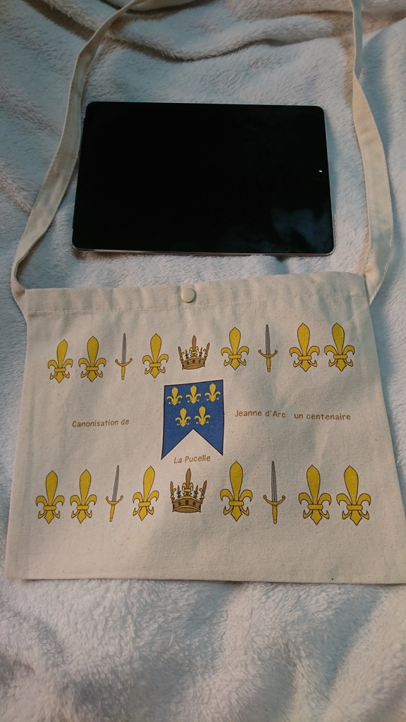 サコッシュ:ジャンヌダルク列聖100周年記念グッズ