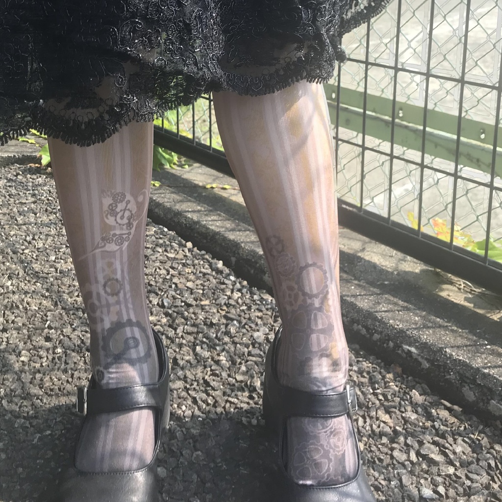 【↓お安くなりました↓ 再販】金属蝶【オーバーニーソックス】