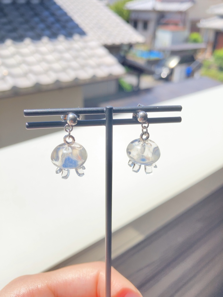 クラゲの耳飾り