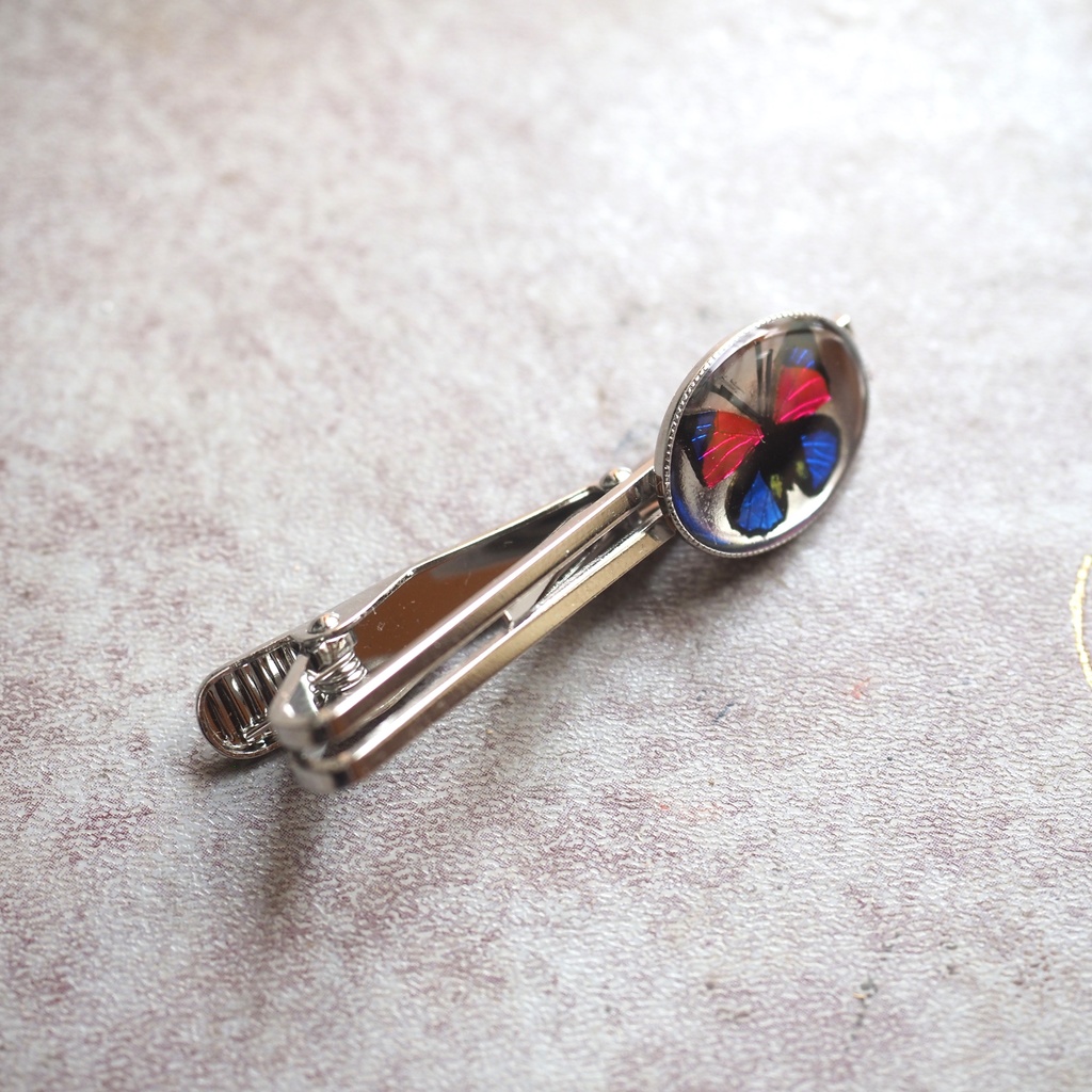 クラウディナアグリアスのネクタイピン