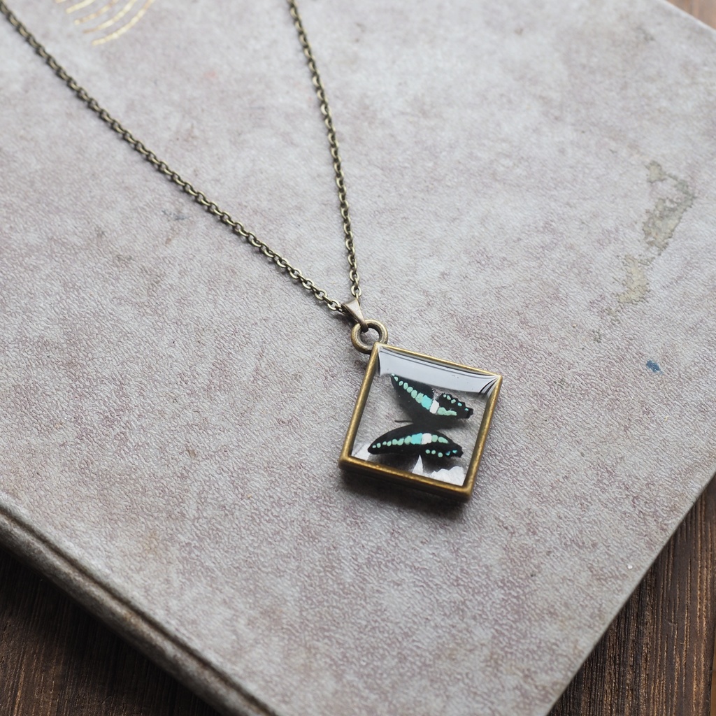 【7/23~販売開始】手描きアオスジアゲハのネックレス(パーツ交換可)