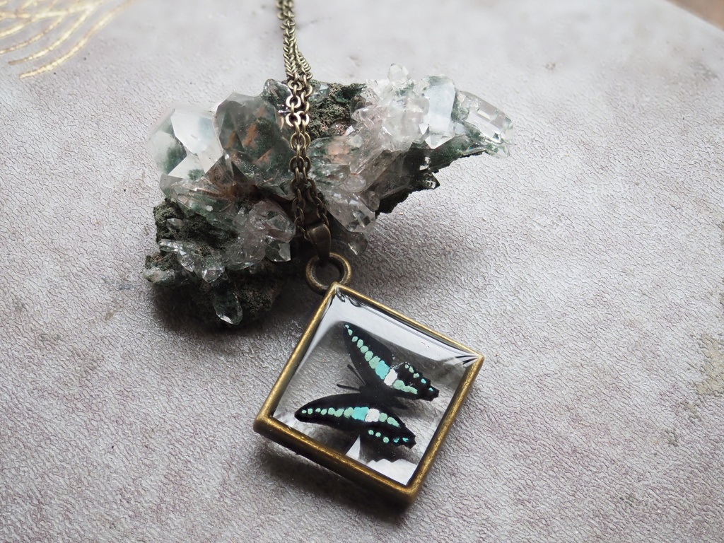 【7/23~販売開始】手描きアオスジアゲハのネックレス(パーツ交換可)