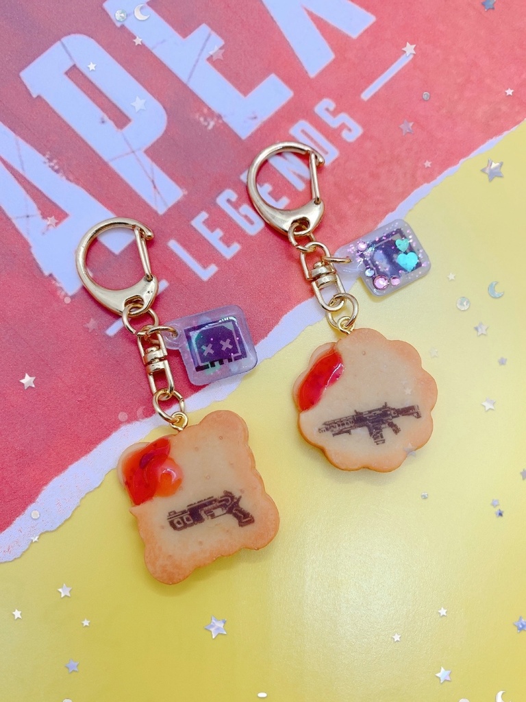 ボルトSMG＆モザンビーク🔫いちごジャムクッキーキーチャーム