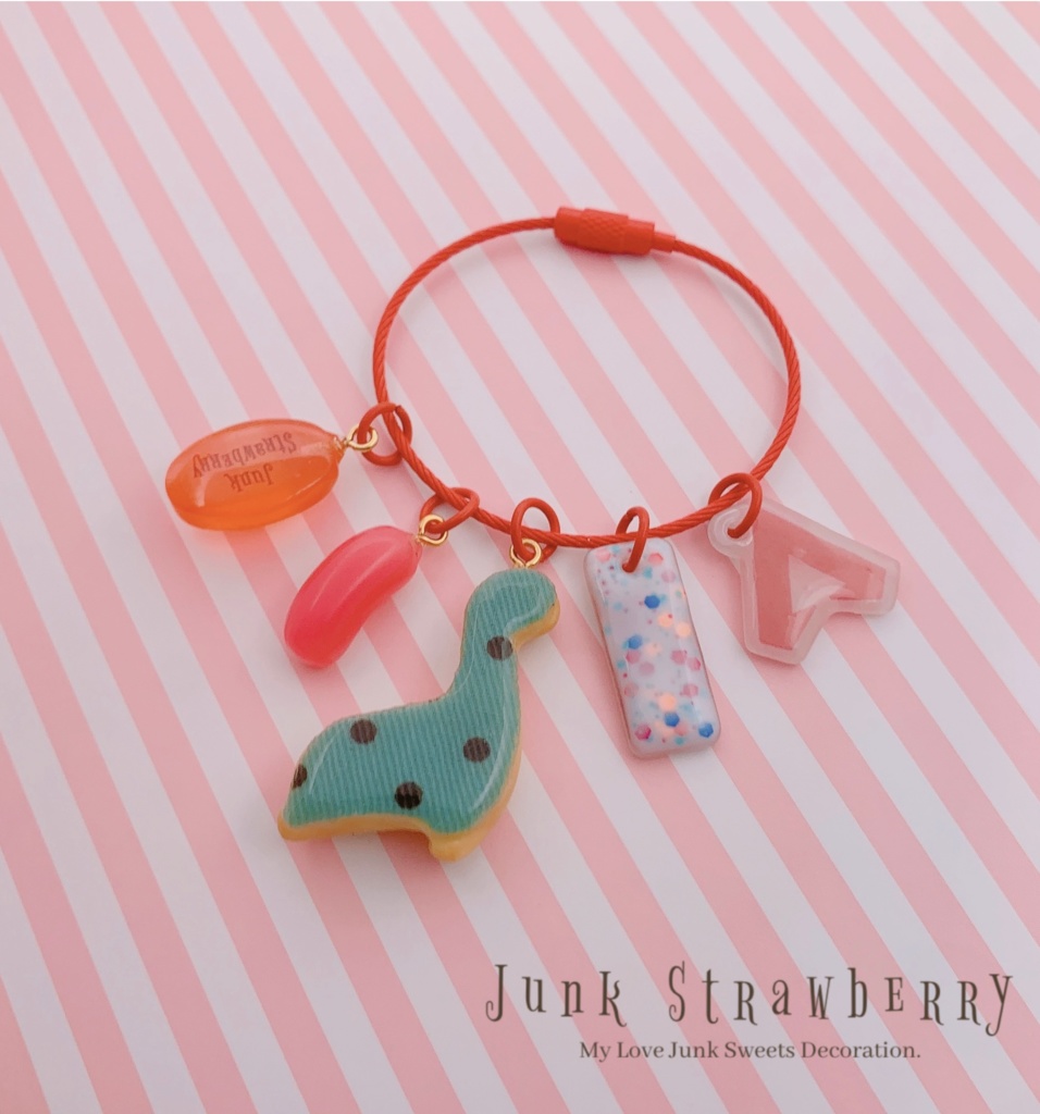 【受注生産】ネッシー🦕のクッキーカラーキーリング(3種)