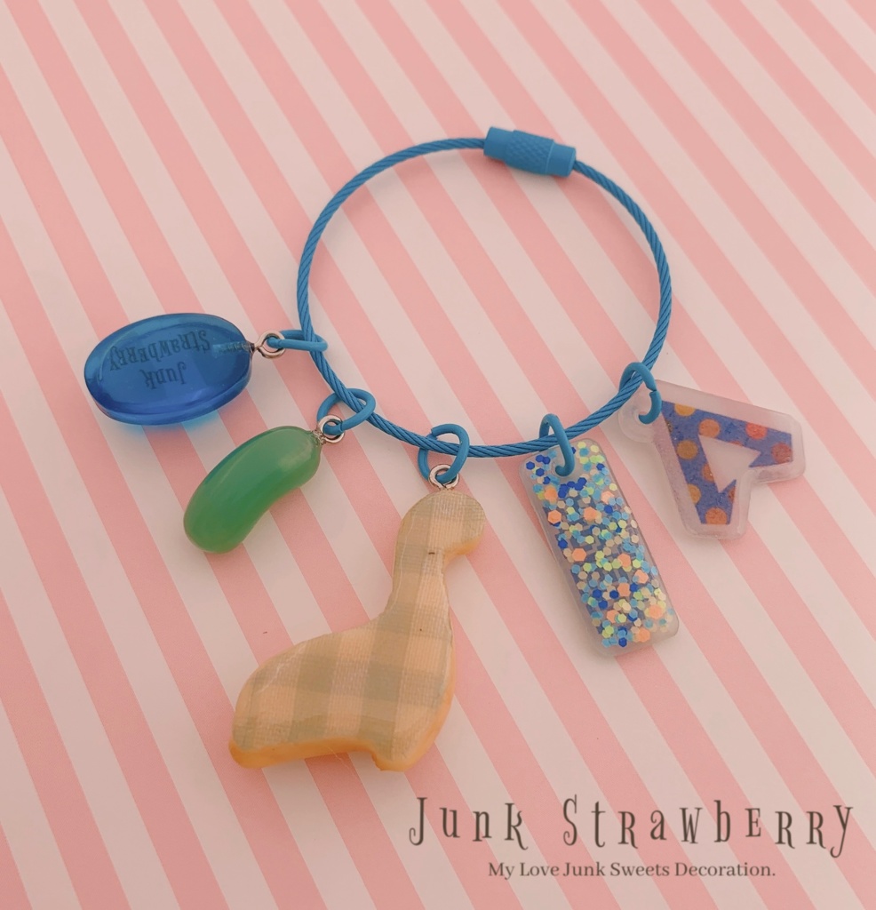 【受注生産】ネッシー🦕のクッキーカラーキーリング(3種)