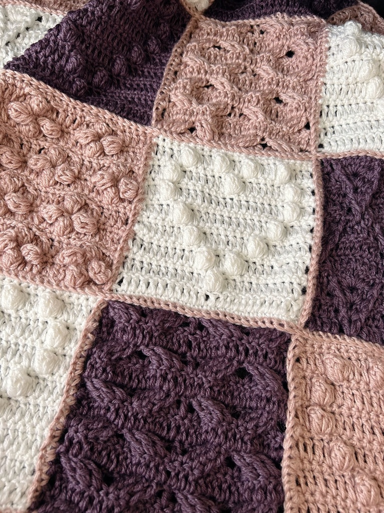 ハンドメイドꕤ︎︎·͜·ハートとアラン模様の大判パッチワークブランケットꕤ︎︎マルチカバー