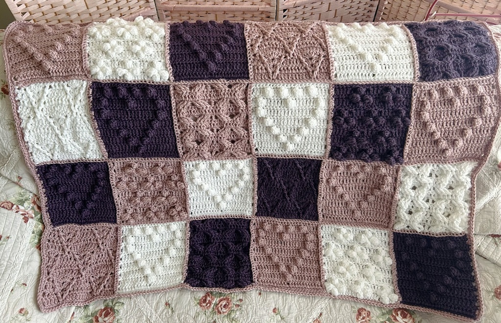 ハンドメイドꕤ︎︎·͜·ハートとアラン模様の大判パッチワークブランケットꕤ︎︎マルチカバー