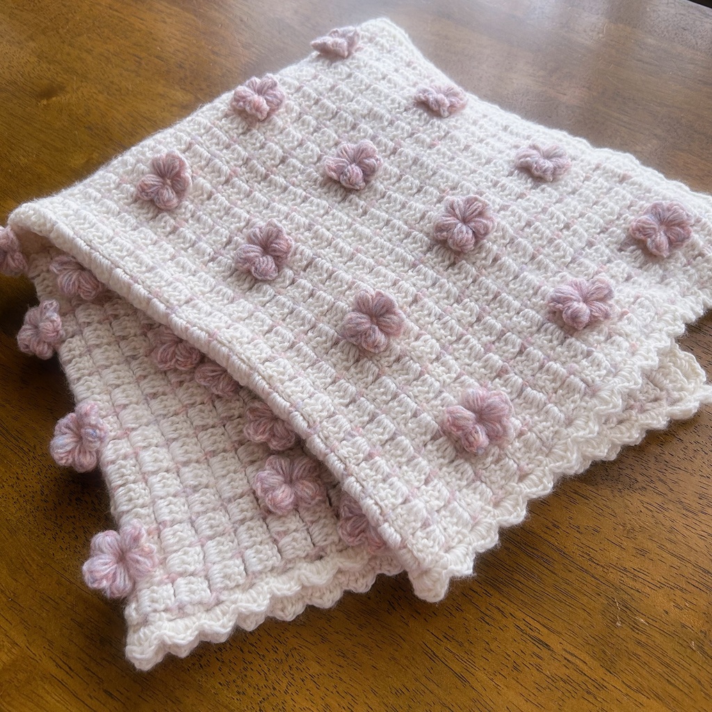 ハンドメイド꒰ ¨̮͚ ꒱ふわふわフラワーブロックステッチブランケット꒰ ¨̮͚ ꒱