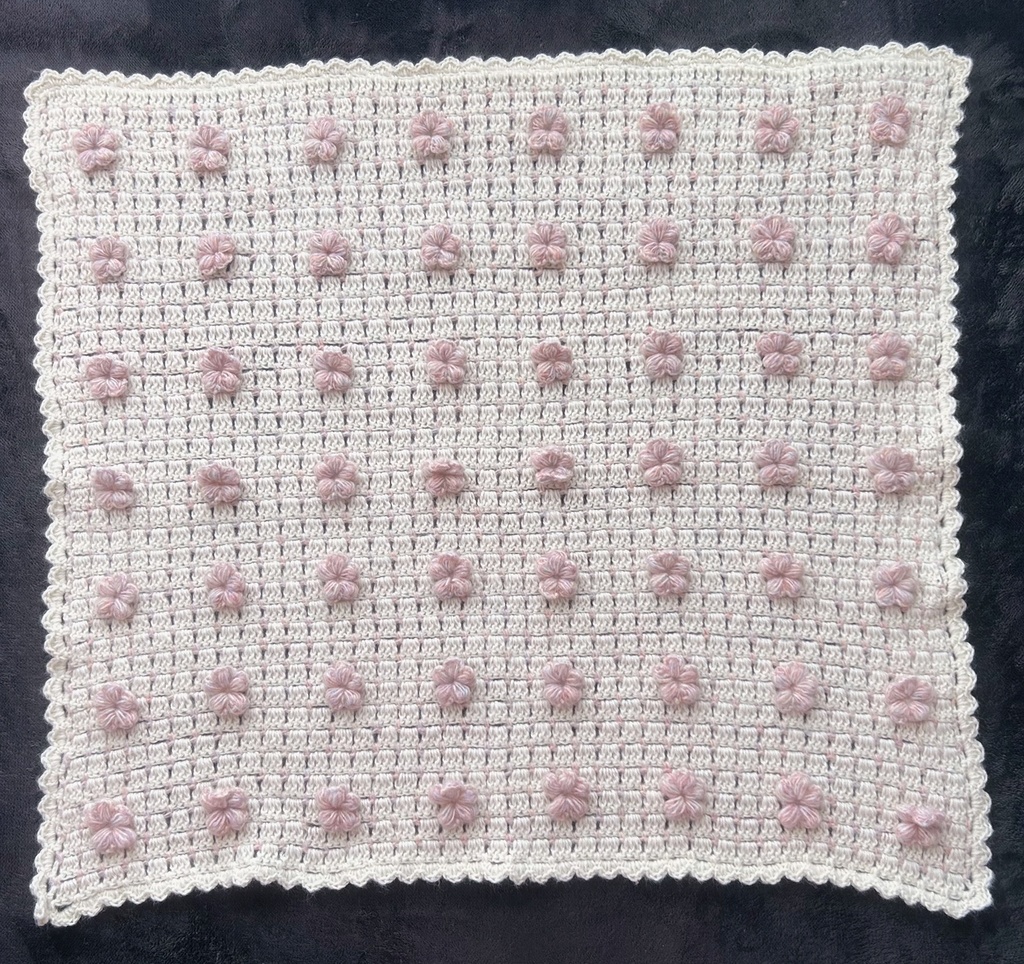 ハンドメイド꒰ ¨̮͚ ꒱ふわふわフラワーブロックステッチブランケット꒰ ¨̮͚ ꒱