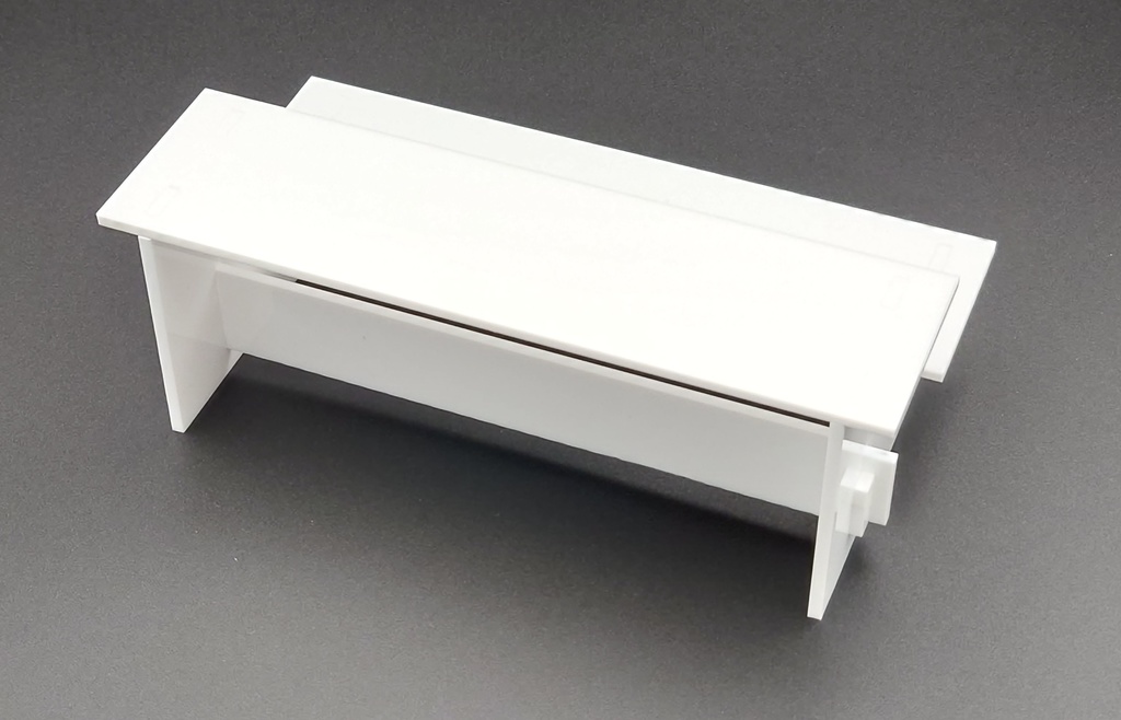 アクリル製飾り台(ひな壇)(天板180mm×50mm:高さ33mm、63mm)