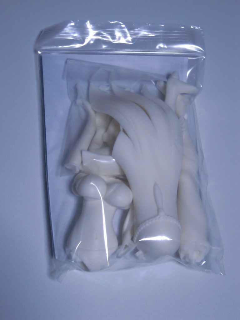 ベルファスト(改修版)+ アズールレーン